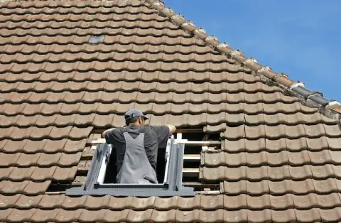 Pose de velux - Champigny en Rochereau 